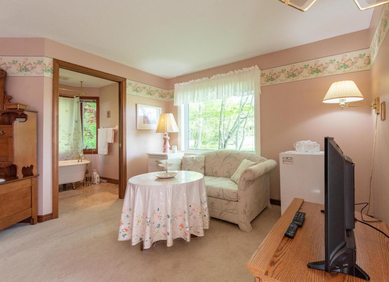 Bed and Breakfast Chez Nous Cornwall Exterior foto