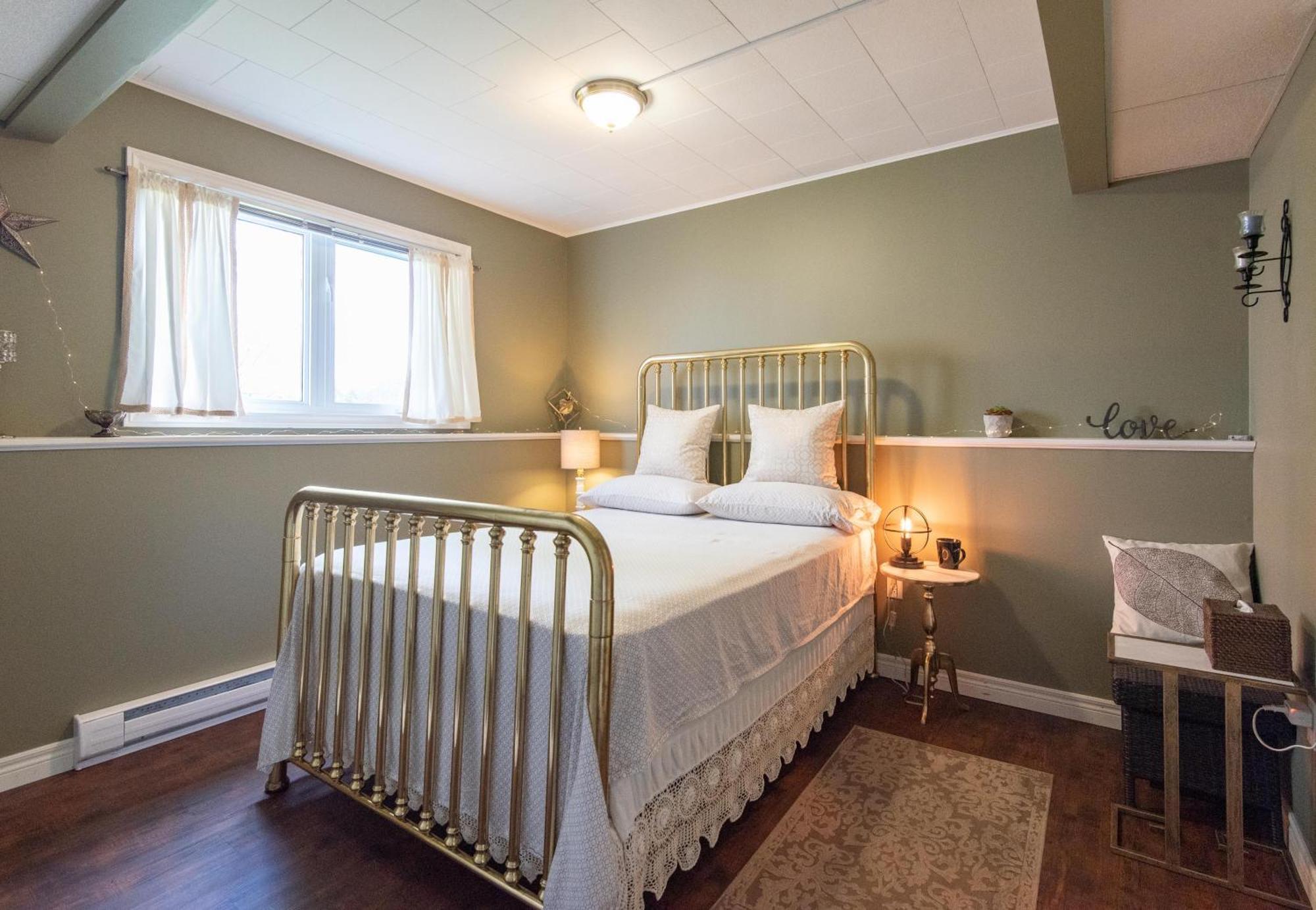Bed and Breakfast Chez Nous Cornwall Exterior foto